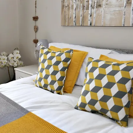 Emperors Wharf 2 Bedroom Apartamento