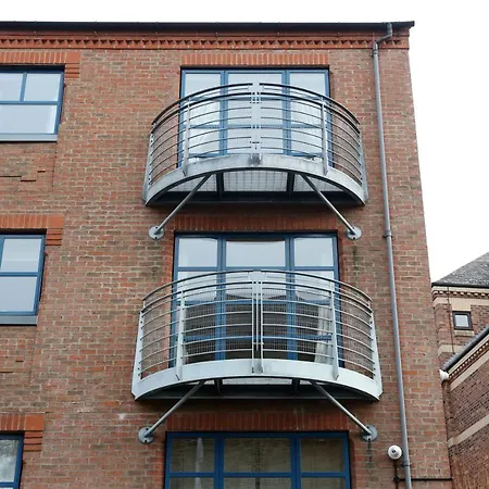 Emperors Wharf 2 Bedroom *