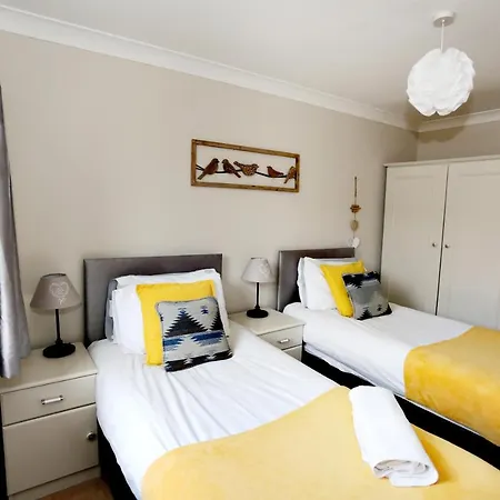 Emperors Wharf 2 Bedroom *