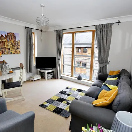 Lägenhet Emperors Wharf 2 Bedroom