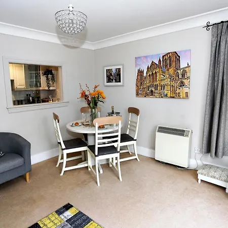 Apartment Emperors Wharf 2 Bedroom *