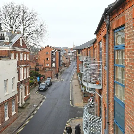 Emperors Wharf 2 Bedroom