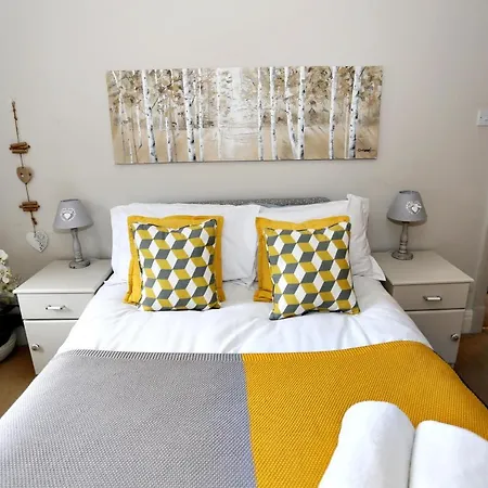 Apartment Emperors Wharf 2 Bedroom