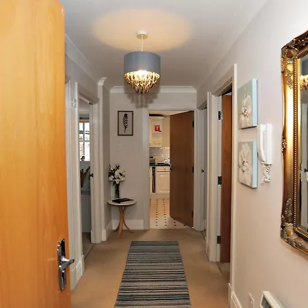 Emperors Wharf 2 Bedroom